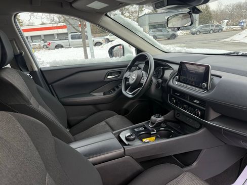 Used 2024 Nissan Rogue SV image 21