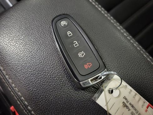 Used 2019 Ford Escape Titanium image 16