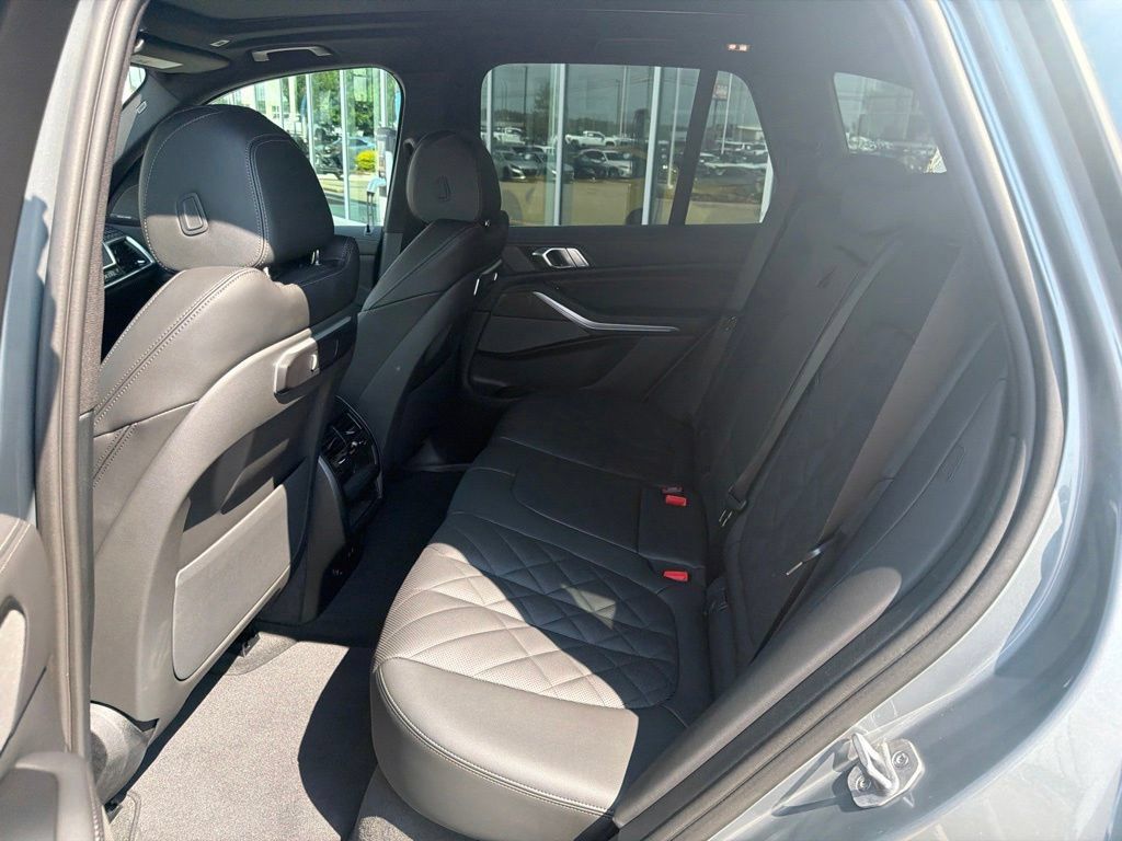 New 2026 BMW X5 sDrive40i w/ Premium Package RWD image 11