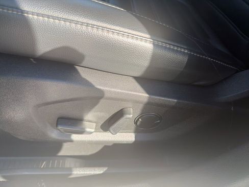 Used 2024 Ford Edge SEL image 16