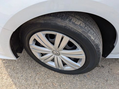 Used 2017 Volkswagen Jetta S image 10