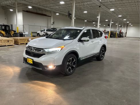 Used 2019 Honda CR-V Touring image 3