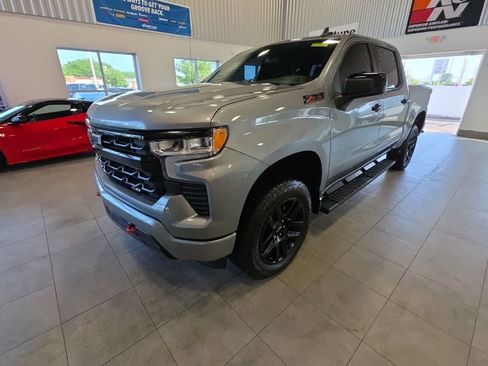 Used 2025 Chevrolet Silverado 1500 LT Trail Boss w/ LPO, Dark Essentials Package AWD/4WD image 1