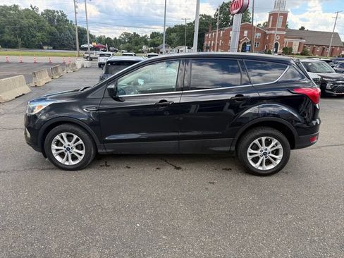 Used 2019 Ford Escape SE FWD image 5