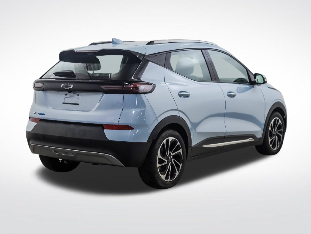 Used 2023 Chevrolet Bolt EUV Premier w/ Super Cruise Package FWD image 5