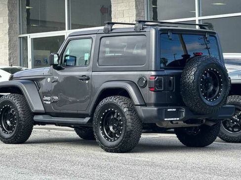 Used 2019 Jeep Wrangler Sport AWD/4WD image 6