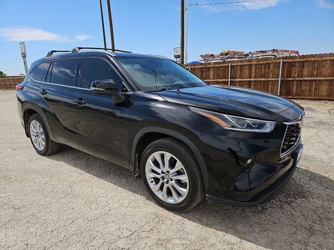 Used 2020 Toyota Highlander Limited FWD image 10