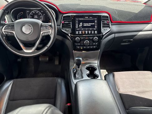 Used 2020 Jeep Grand Cherokee Altitude image 4