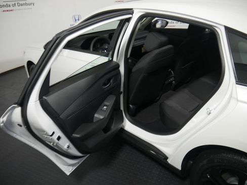 New 2025 Honda Accord SE image 9