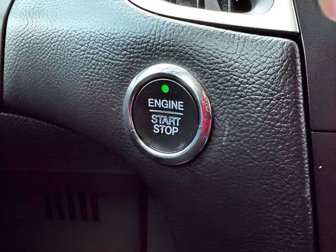 Used 2019 Ford Edge SEL image 25