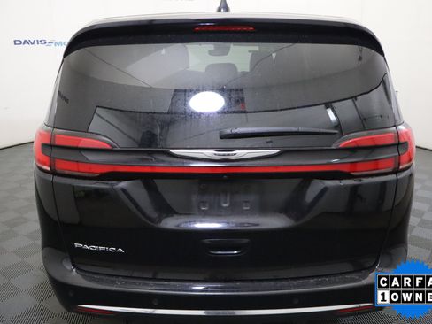 Used 2025 Chrysler Pacifica Select FWD image 8