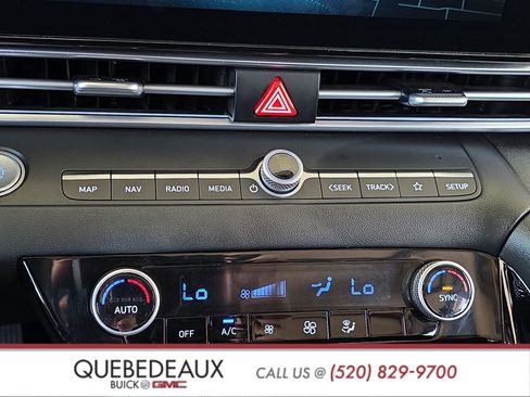 Used 2025 Hyundai Elantra SEL FWD image 19