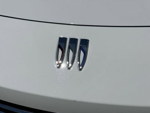 Used 2025 Buick Envista Preferred w/ Convenience II Package FWD image 28