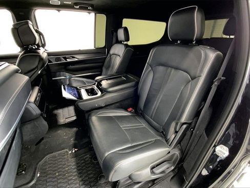 Used 2023 Jeep Grand Wagoneer Series II image 24