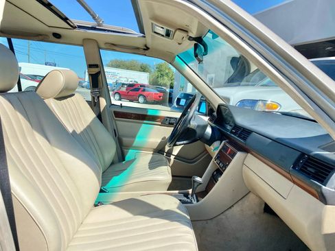 Used 1995 Mercedes-Benz E 320 Wagon image 9