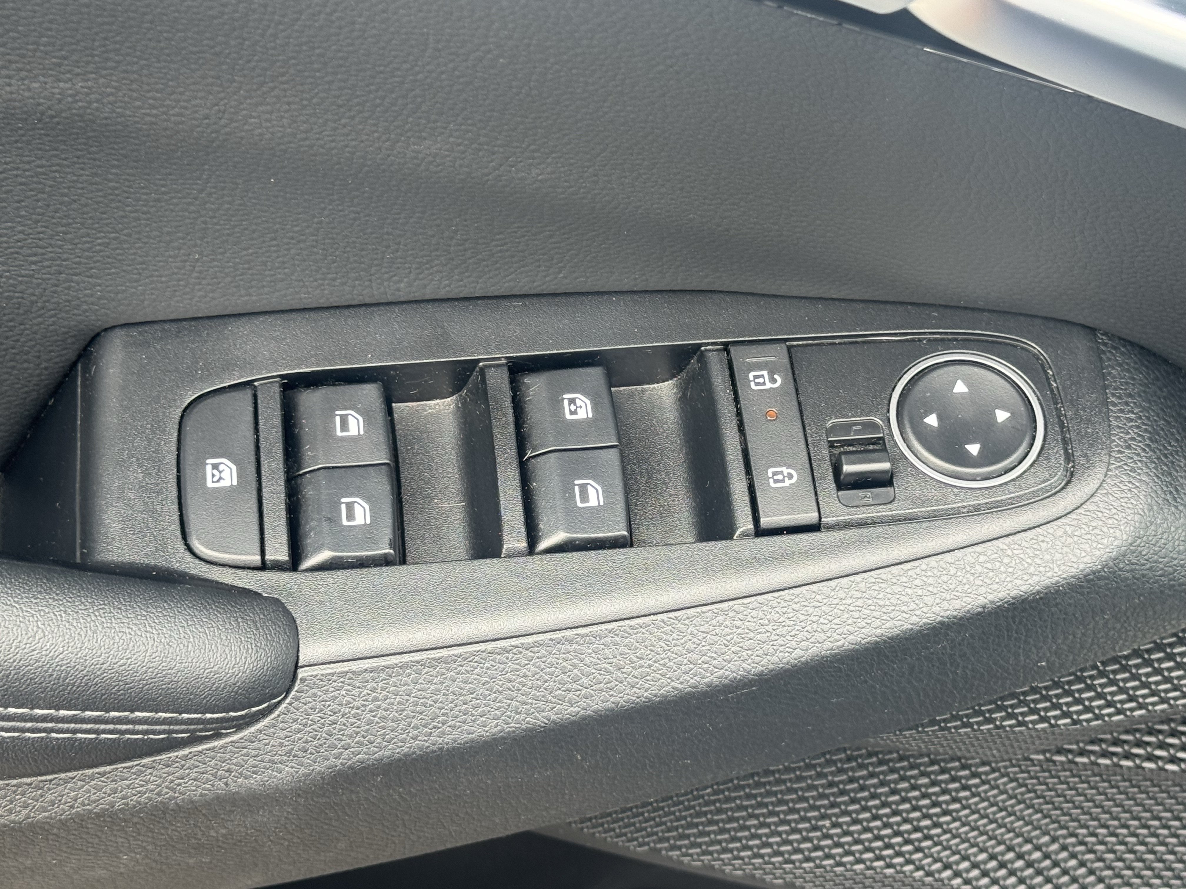 Used 2024 Kia Seltos EX AWD/4WD image 16