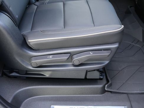 New 2025 Chevrolet Suburban Premier w/ Sun And Tow Package image 41