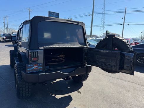 Used 2018 Jeep Wrangler Unlimited Sport S AWD/4WD image 31