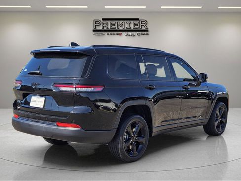 New 2025 Jeep Grand Cherokee L Altitude image 8
