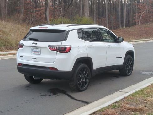 New 2026 Jeep Compass Latitude image 13