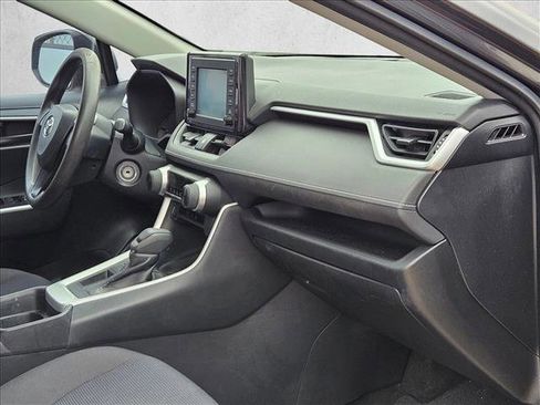 Used 2019 Toyota RAV4 LE image 19