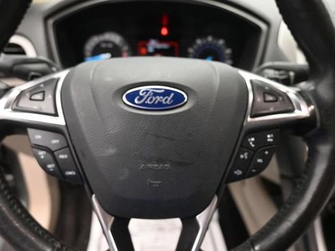 Certified 2017 Ford Fusion SE FWD image 19