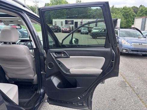 Used 2014 Subaru Forester 2.5i Touring AWD/4WD image 29