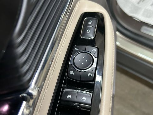 Used 2020 Lincoln Corsair FWD w/ Premium Package image 12