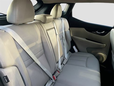 Used 2022 Nissan Rogue Sport SL image 26