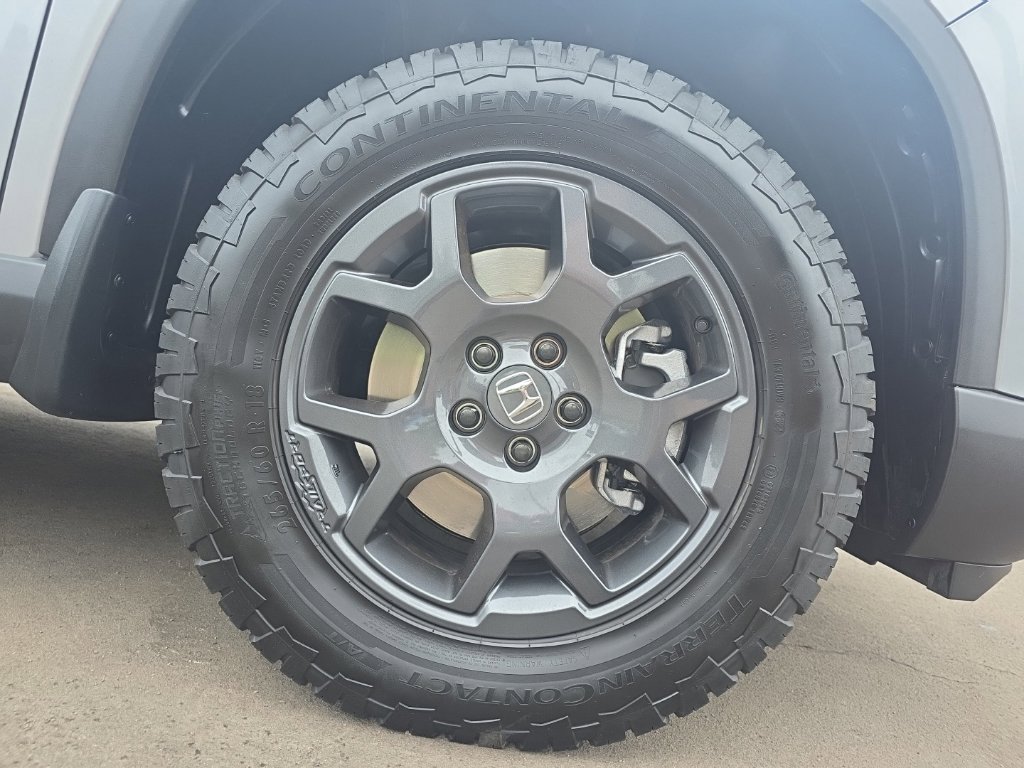 Used 2025 Honda Pilot TrailSport image 9