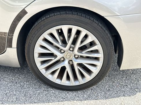 Used 2016 Lexus ES 350 w/ Ultra Luxury Package FWD image 12