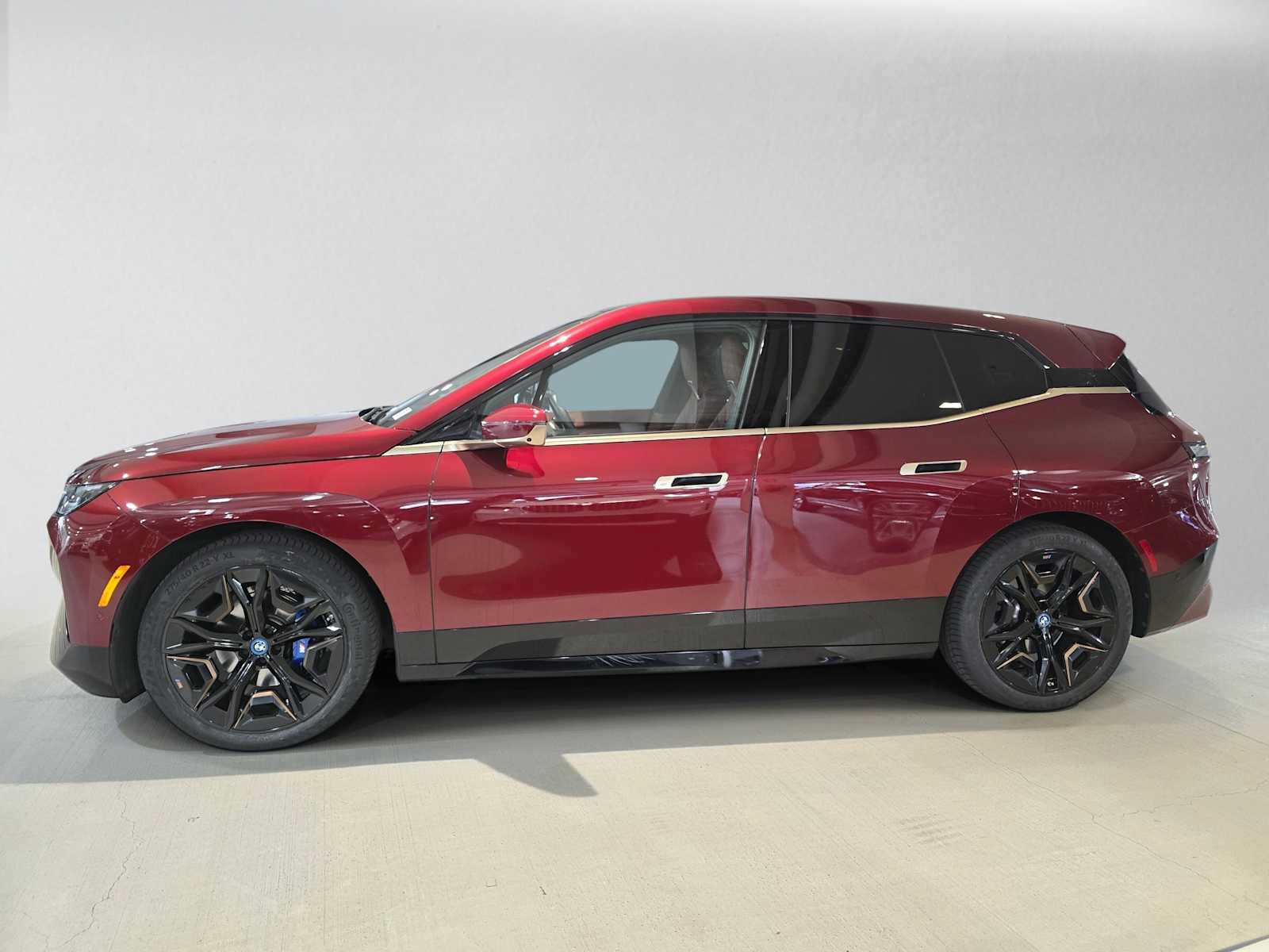 Used 2023 BMW iX M60 w/ Executive Package AWD/4WD image 6