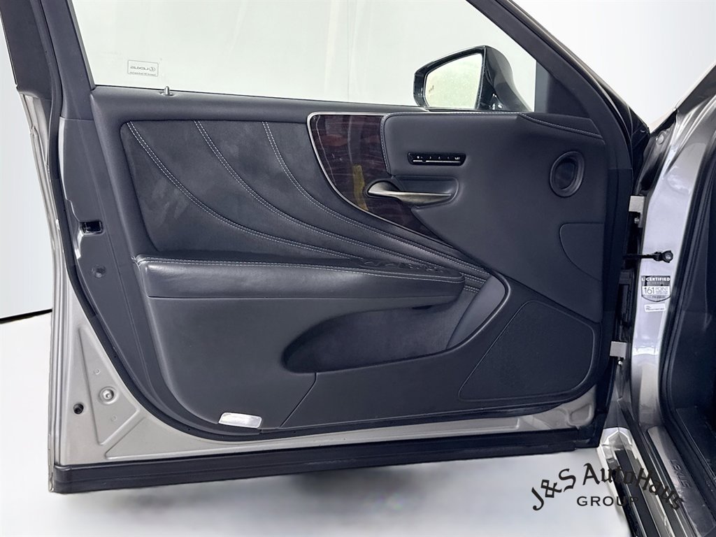 Used 2019 Lexus LS 500h w/ Interior Upgrade Package RWD image 23
