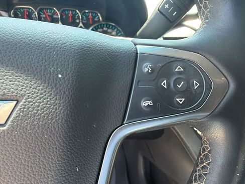 Used 2016 Chevrolet Suburban LT RWD image 30