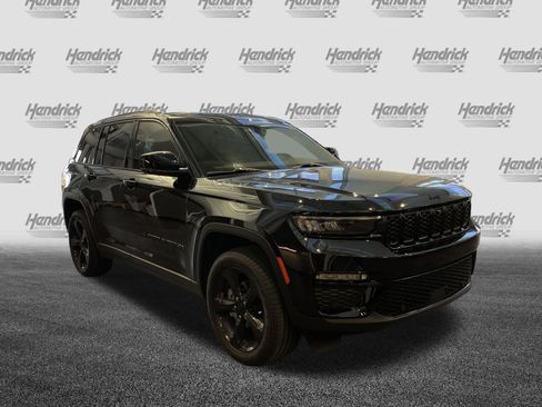 Used 2025 Jeep Grand Cherokee Limited w/ Luxury Tech Group II image 2