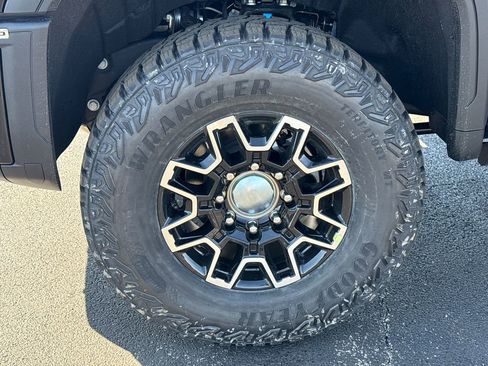 New 2026 GMC Sierra 2500 AT4X AWD/4WD image 13