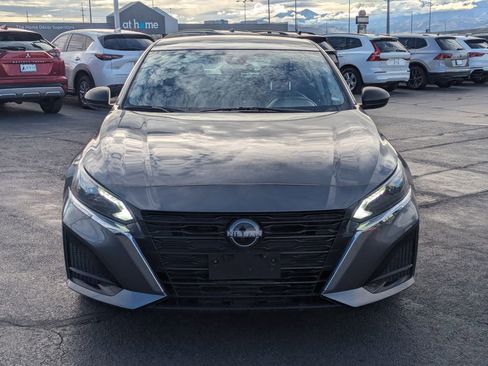 Used 2024 Nissan Altima 2.5 SV image 10