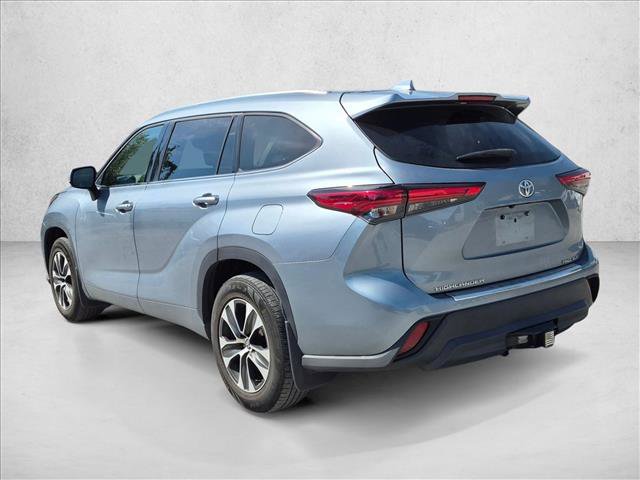 Used 2020 Toyota Highlander XLE AWD/4WD image 7