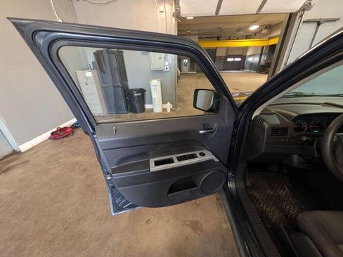 Used 2008 Jeep Patriot Sport AWD/4WD image 22