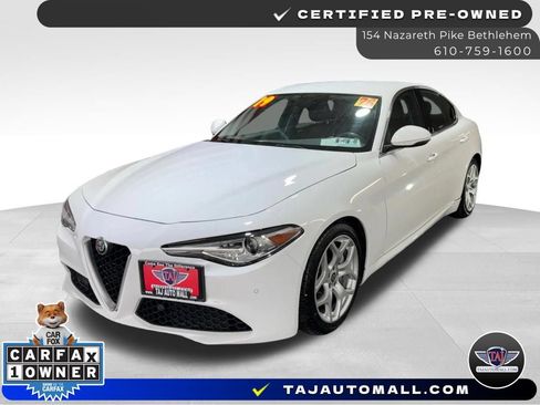 Used 2019 Alfa Romeo Giulia Ti RWD image 1