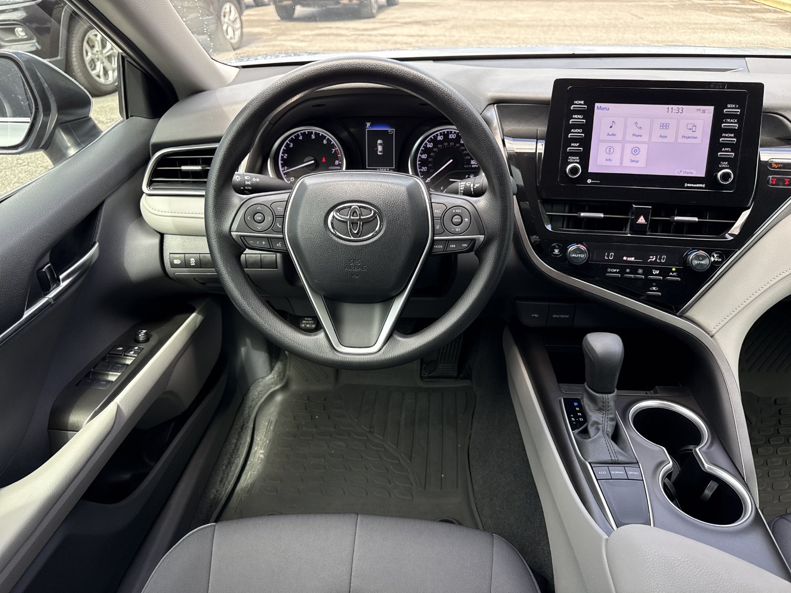 Used 2024 Toyota Camry LE w/ Convenience Package FWD image 11