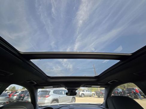 New 2026 Buick Enclave Avenir w/ Super Cruise Package FWD image 18
