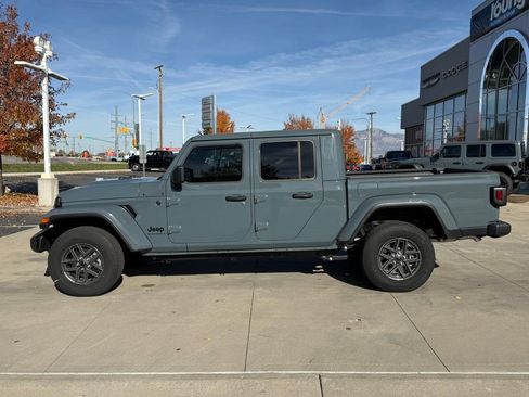 New 2025 Jeep Gladiator Sport image 11
