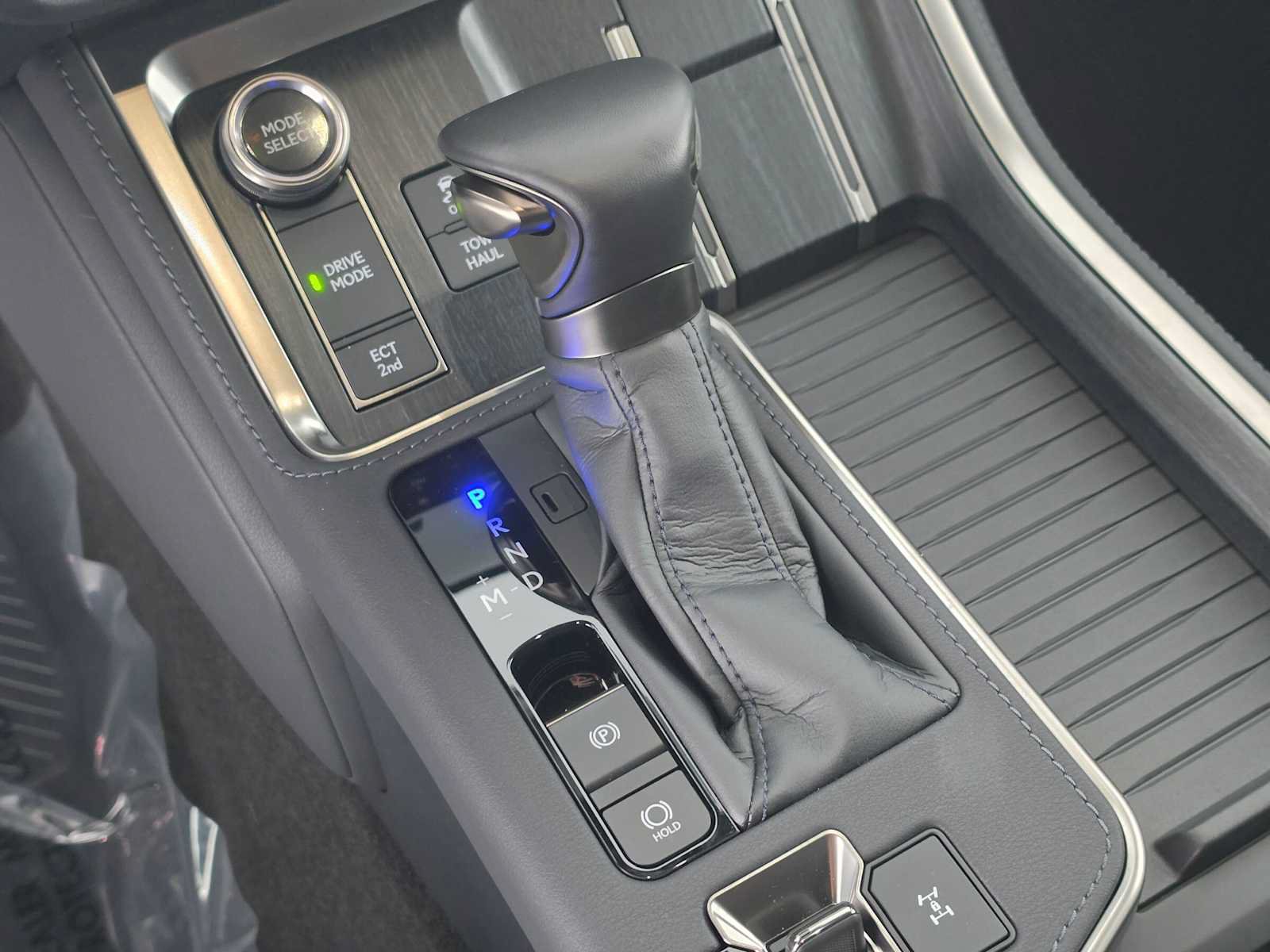 Certified 2026 Lexus GX 550 w/ Cold Area Package AWD/4WD image 33