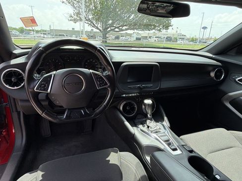 Used 2022 Chevrolet Camaro LT RWD image 15