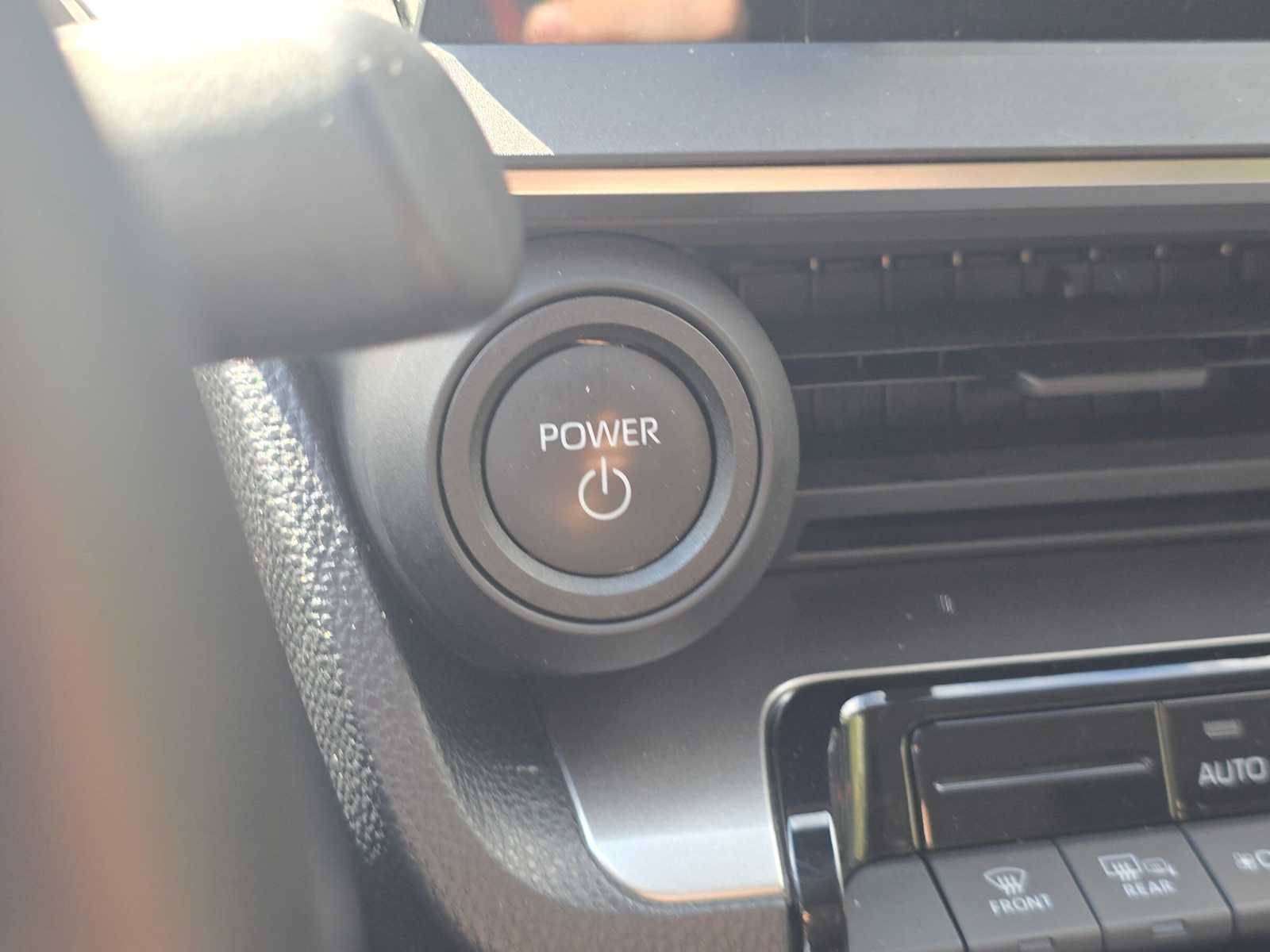 Certified 2025 Toyota Prius LE FWD image 27