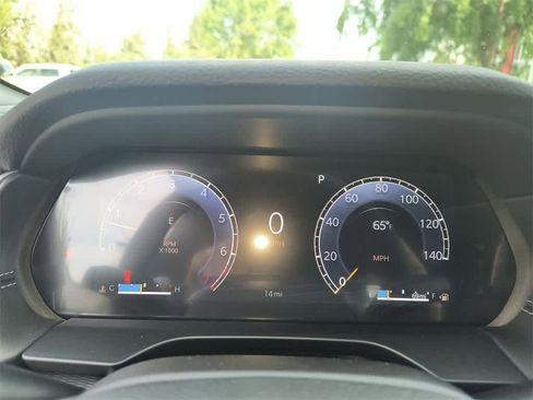 New 2025 Jeep Grand Cherokee Laredo X w/ Luxury Tech Group I image 15