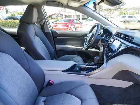 Used 2019 Toyota Camry LE FWD image 16