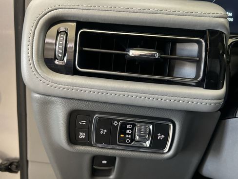 Used 2021 Lincoln Nautilus Reserve FWD image 37