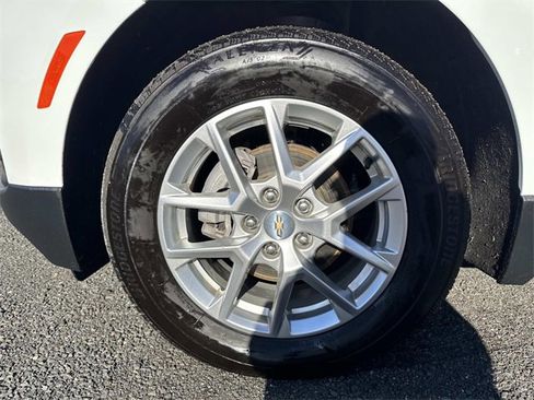 Used 2022 Chevrolet Equinox LS w/ LS Convenience Package image 11